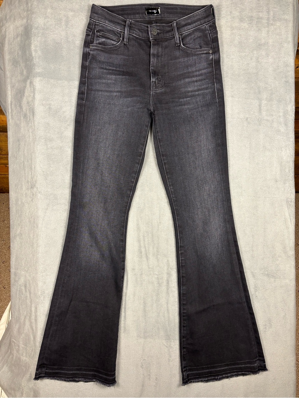 MOTHER The Weekender Deep End Flare Jeans Black Size 25 Fray Hem Mid Rise